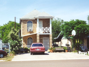2-story townhouse on W Southern and Industrial.