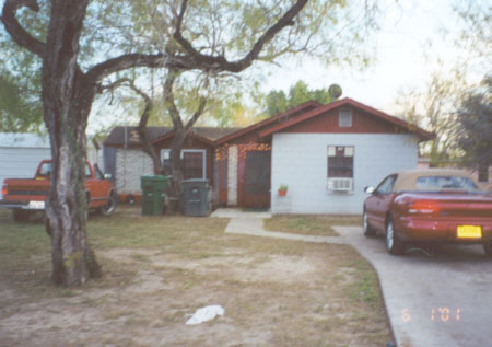 Michelle and I have lived in the tiny little house pictured on the right for the past few months.  I can�t say it�s been fun.  810 W Southern.