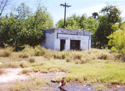 Located on the east side of FM-88, just south of the old Mague�s Cafe, I don�t know what this building used to be.
