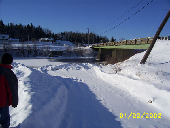 Looking at the bridge from the north side of R&D's Quick Stop.